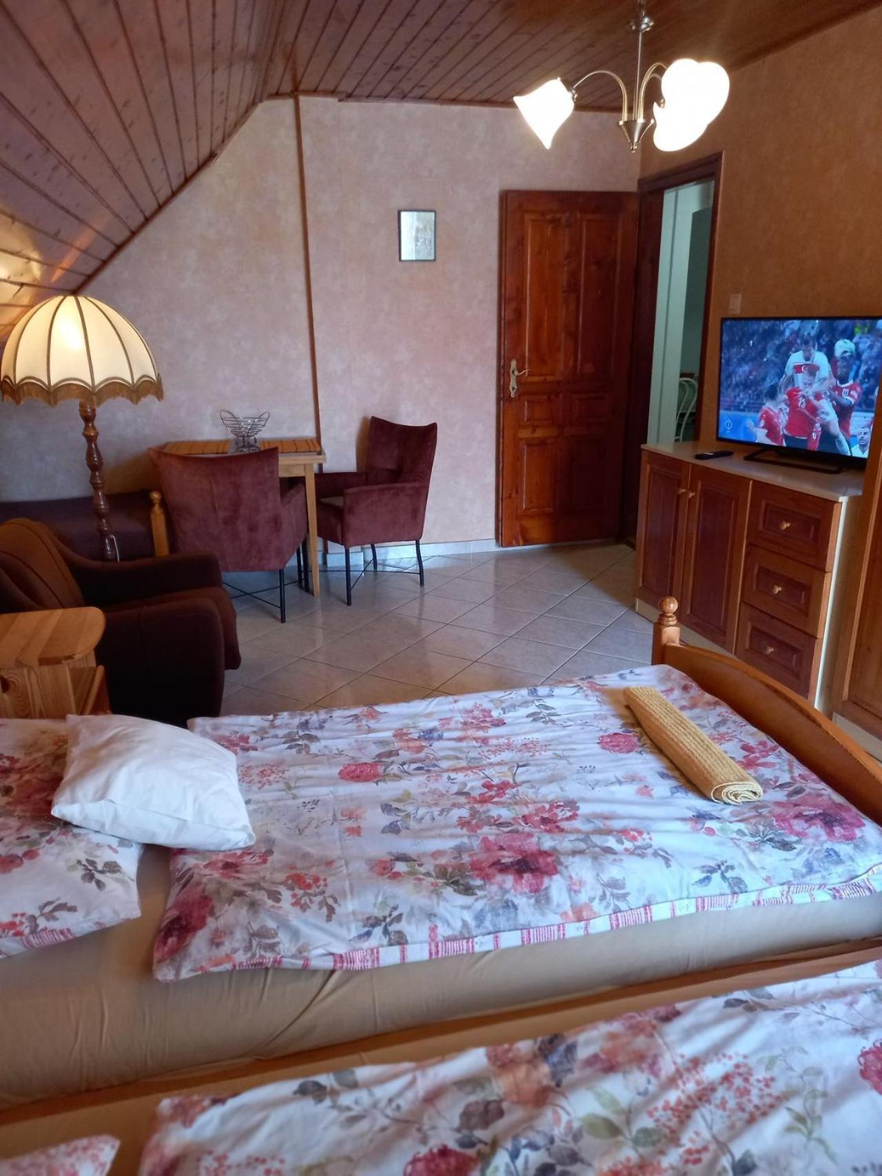 Ferienwohnung Gizella Haz Keszthely Exterior foto